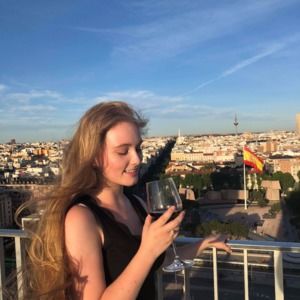 Meet your Posher, Olivia